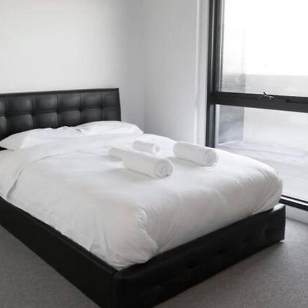 New Spacious 2 Bedroom With Gorgeous City Views Melbourne Esterno foto