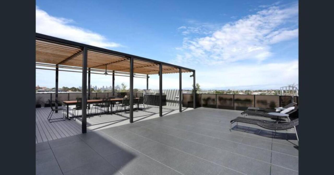 New Spacious 2 Bedroom With Gorgeous City Views Melbourne Esterno foto